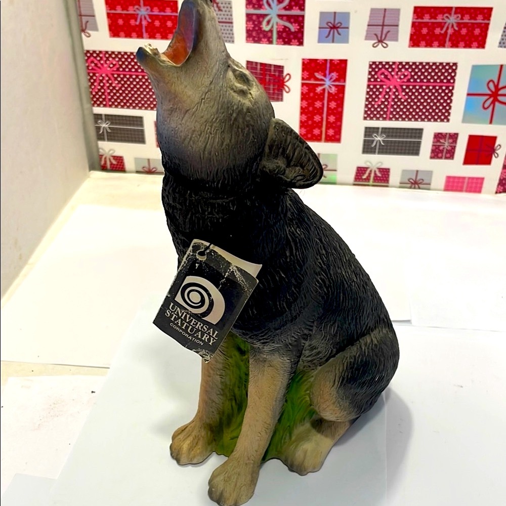 LARGE Universal Statuary Black and Tan Coyote  Sculpture Art